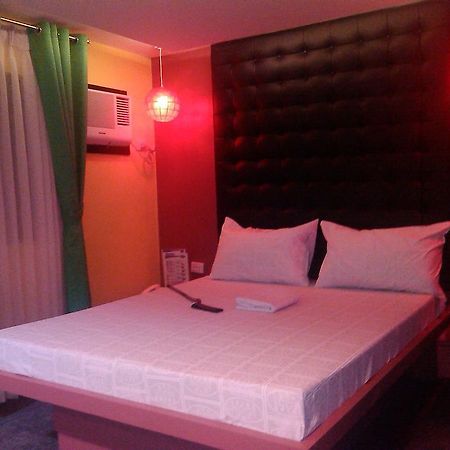 Icon Hotel Manila Szoba fotó