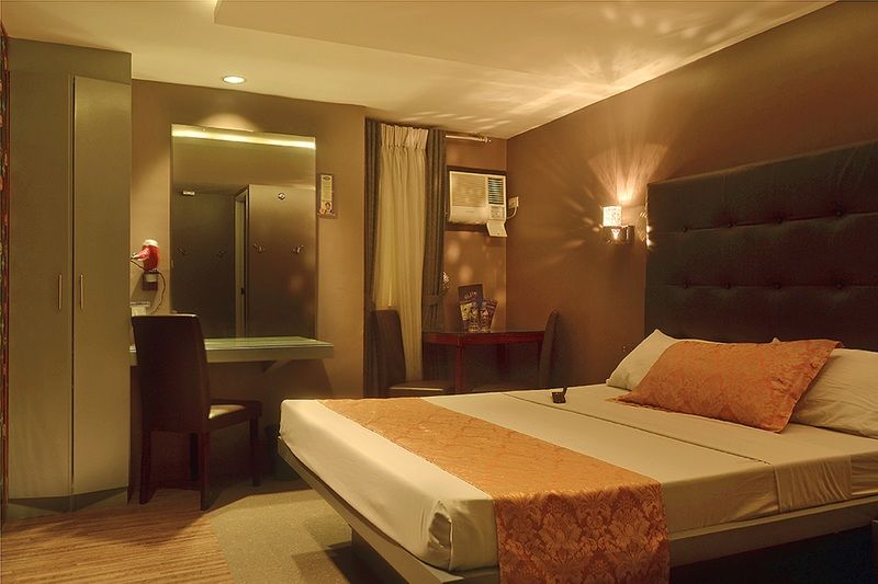 Icon Hotel Manila Kültér fotó