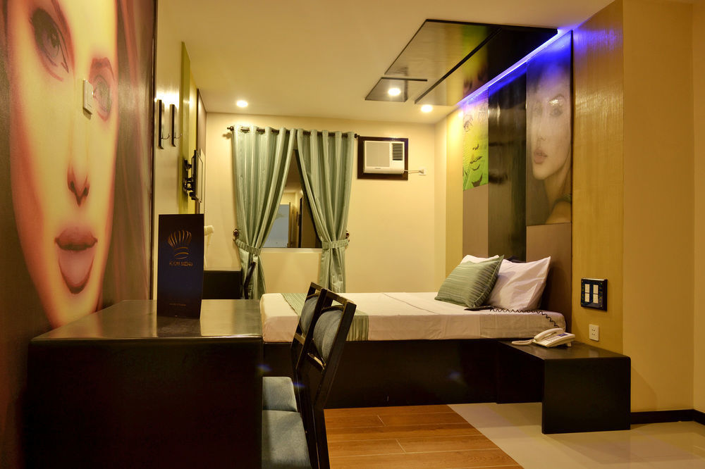 Icon Hotel Manila Kültér fotó