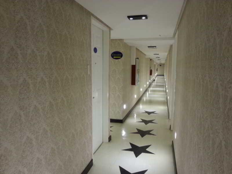 Icon Hotel Manila Kültér fotó