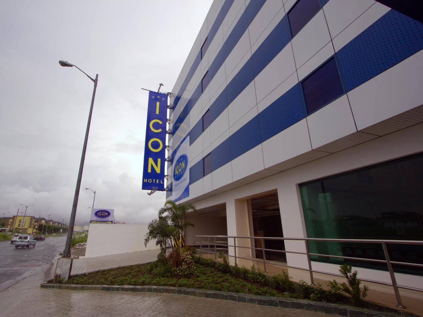 Icon Hotel Manila Kültér fotó