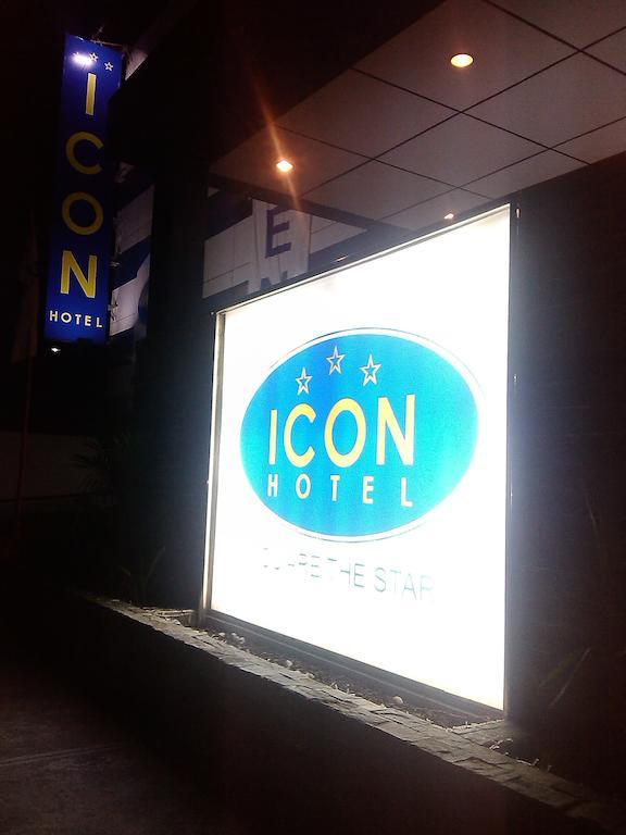 Icon Hotel Manila Kültér fotó